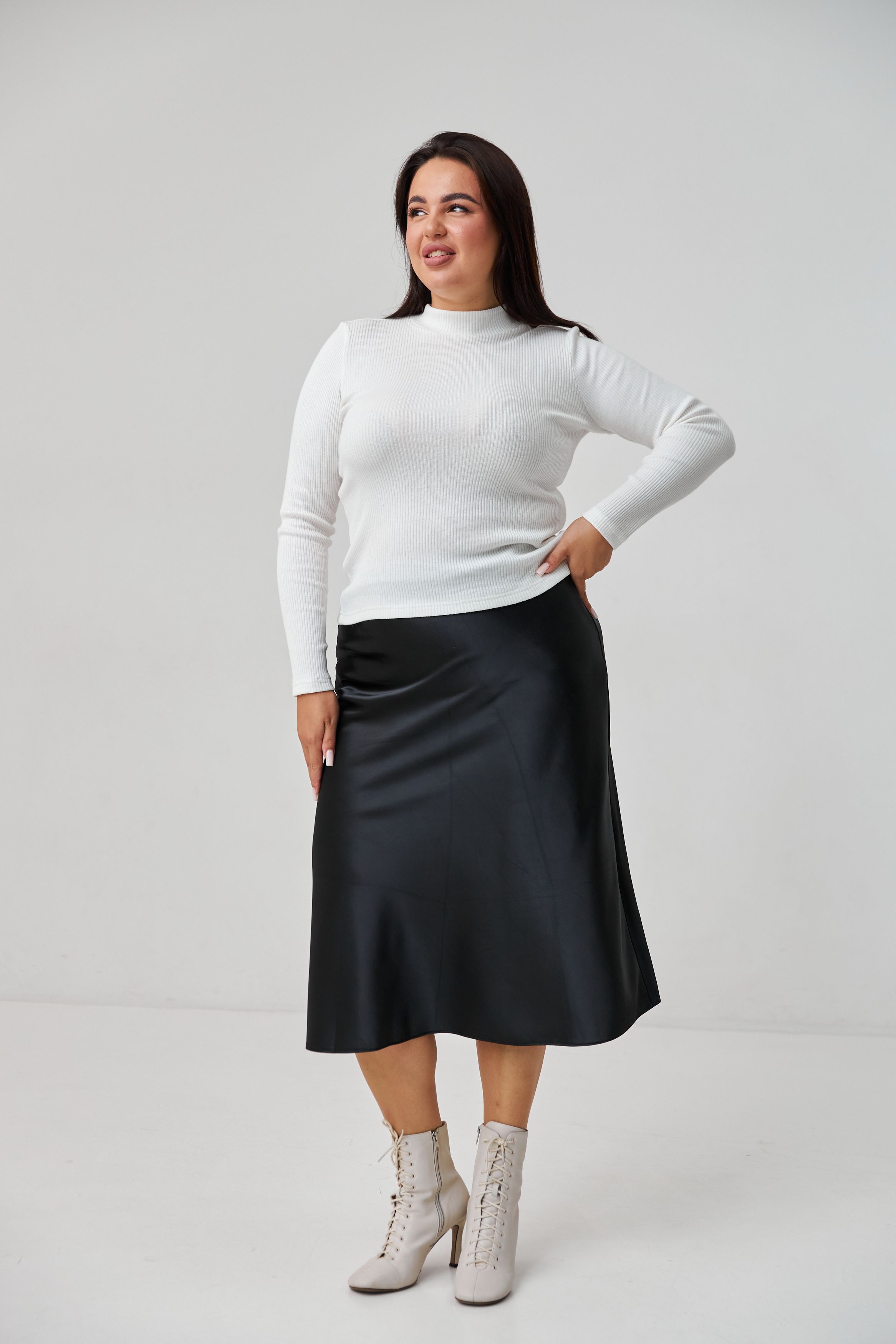 Картинка Спідниця міді чорна